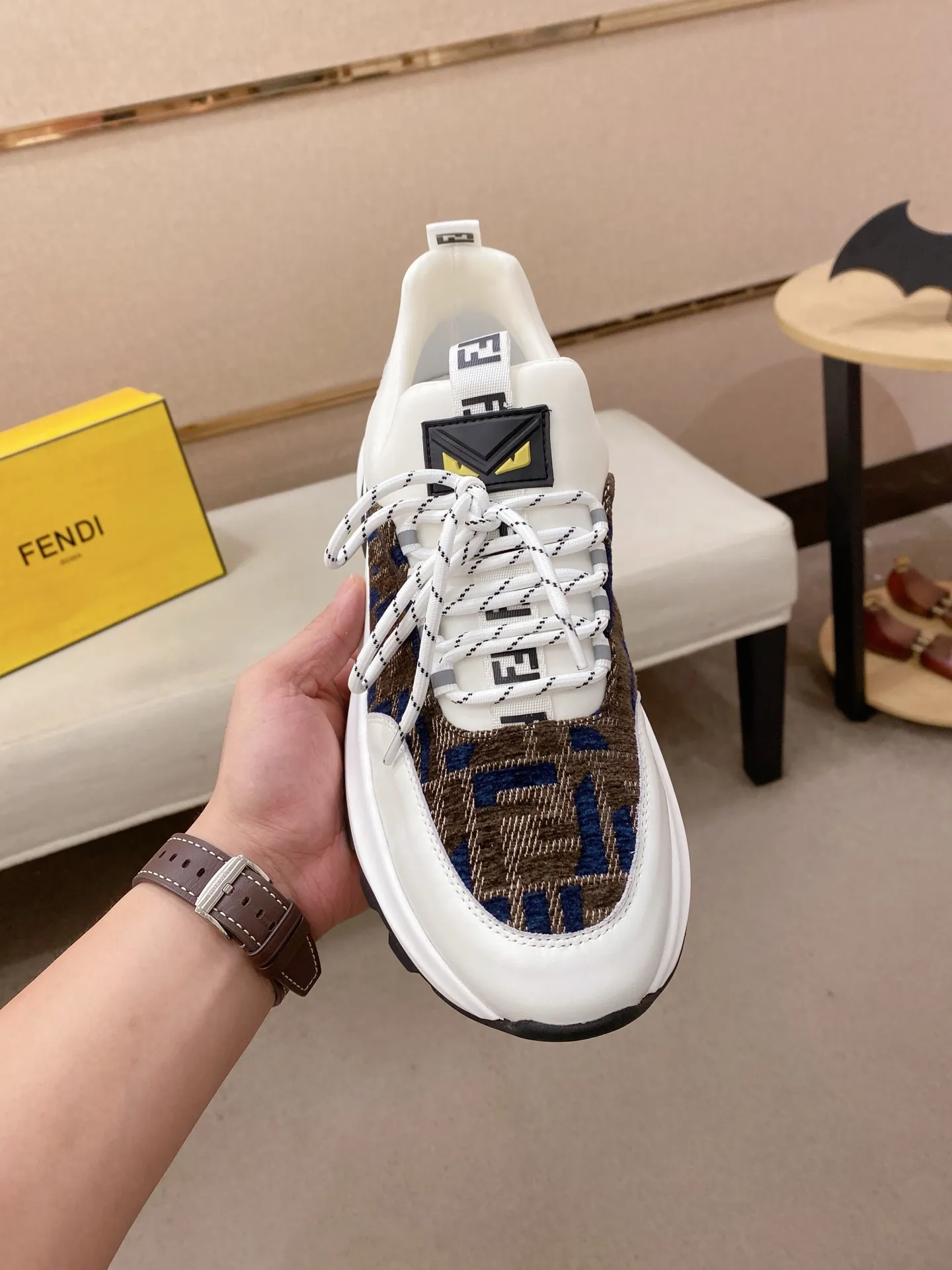 Men's shoes 💰 462💰 (fendi) New style 👊🏻 upper 🇮🇹 imported cowhide fabric 🇩🇪 lining imported sheepskin lining. The original outsole is molded to highlight the identity of every man, and the upper foot is elegant and stable🚶🏻🚶🏻The high-end custom counters reproduce the original version📯No matter the wind or rain, the shoe last remains unchanged and can withstand the verification of time🔍️,🔵 Size: 38-44